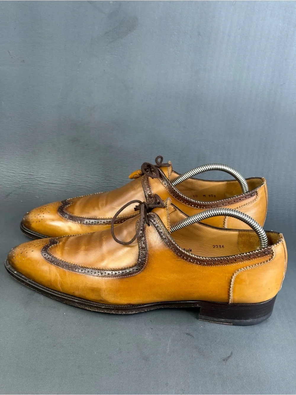 Mezlan gently used